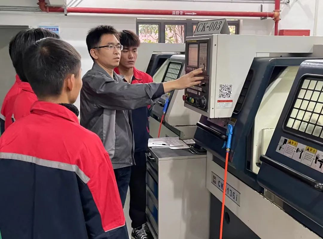 上海中职教师参与全国职业院校教学能力比赛百分百获奖!这是上海中职快速发展的密码之一(图16) 上海中职教师参与全国职业院校教学能力比赛百分百获奖!这是上海中职快速发展的密码之一(图16)